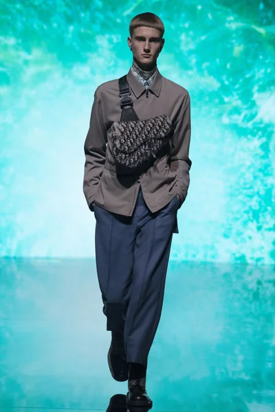Look 4